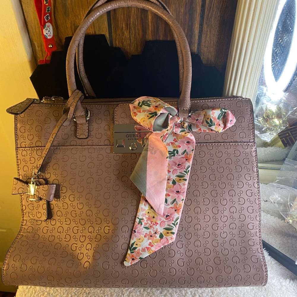 Guess Taupe Tan Satchel with Floral 🧣 scarf Large Hand bag